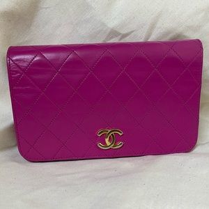 Authentic Chanel Wallet on chain (WOC)